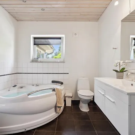 Cozy In With Wifi Glesborg